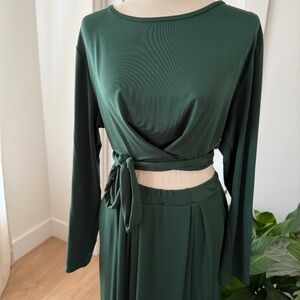 2pc crop long sleeve with skirt